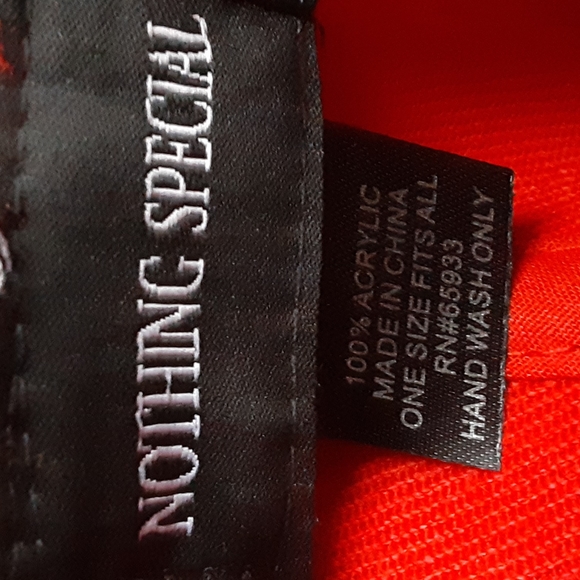 Red snapback - Picture 3 of 3